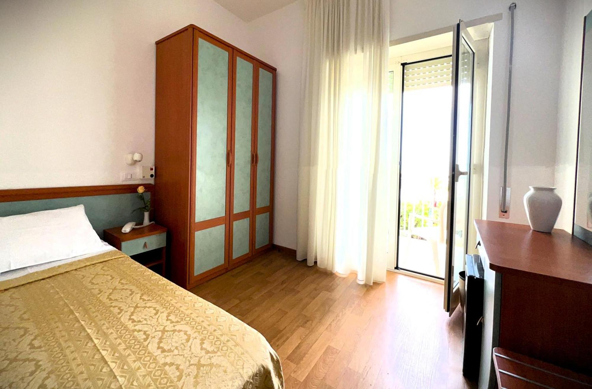 Hotel Parco Delle Rose Silvi Marina Exterior foto